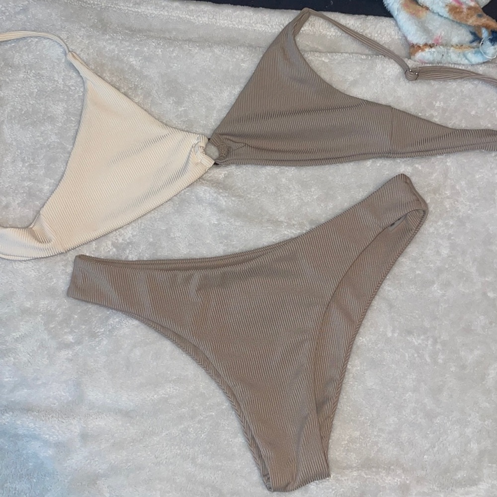 Top and bottoms bikini size medium